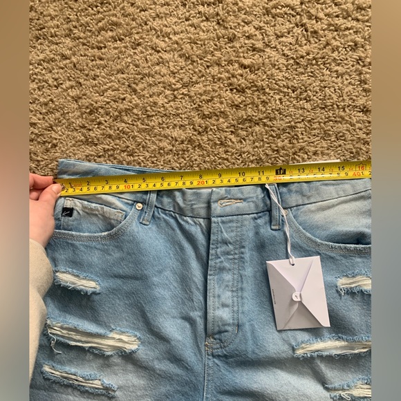 Light-washed Distressed Denim Jean Shorts, Size 29 - Picture 3 of 7